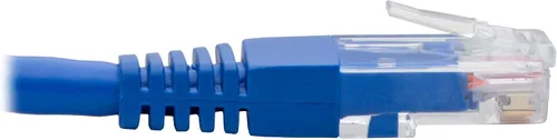 Vista 6 de TRIPP LITE Cable de conexión UTP Cat6 en ángulo inferior (RJ45), M/M, Gigabit, moldeado, azul, 1 pie (N204-001-BL-DN)