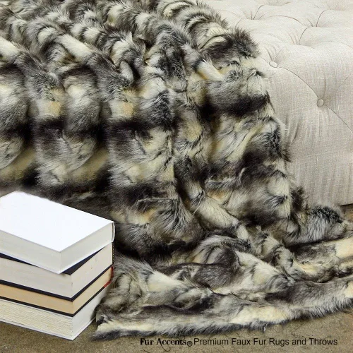 Vista 19 de Fur Accents Manta suntuosa de piel sintética de lujo, calidad de diseñador fabricada en Estados Unidos, Winter Fox