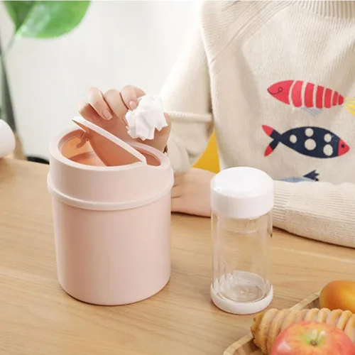 Vista 2 de Basurero de basura – Mini bote de basura de plástico para escritorio con tapa giratoria, elegante papelera para encimera, cesta de papel de desecho