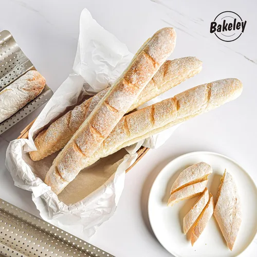 Vista 4 de Pan de baguette francés, bandeja perforada para hornear baguette de 2 panes, 14.75 x 9.45 pulgadas, sartén antiadherente ultraventilada para hornear