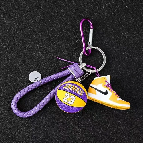 Vista 3 de Llavero de zapatillas, mini llaveros de baloncesto 3D para hombres, mujeres y niños, llaveros deportivos de moda, regalo para fanáticos