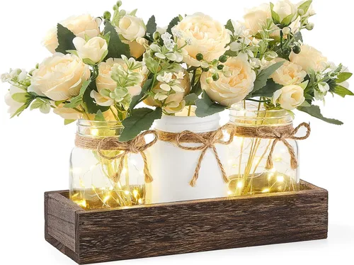 Vista 9 de Mkono Luces de Frasco Mason Centro de Mesa Decoración de Mesa para Comedor Bandeja de Madera Estilo Granja con 3 Frascos Flores Piezas Centrales
