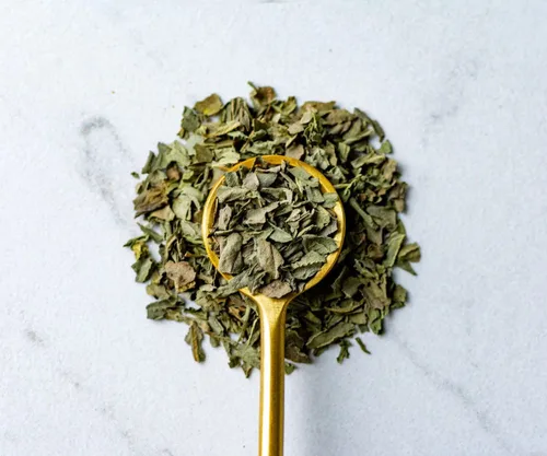 Vista 2 de Savory Spice California Sweet Basil - Hojas de albahaca secas con cálido sabor a anís, hierba seca para pasta, pizza, salsas, sopas, mariscos