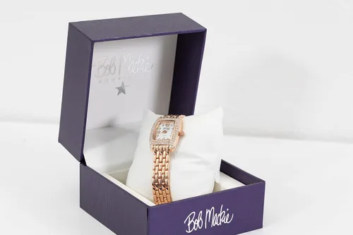 Vista 4 de Bob Mackie Relojes de diseñador para mujer Pulseras de reloj de pulsera para mujer con cristales, diamantes de imitación y detalles de purpurina