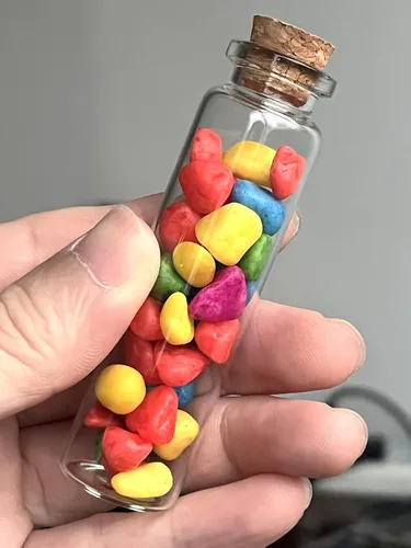 Vista 4 de MaxMau Botellas de vidrio pequeñas de 0.7 fl oz, pequeños frascos de vidrio, frascos con tapones de corcho, botellas de mensaje, botella de deseos