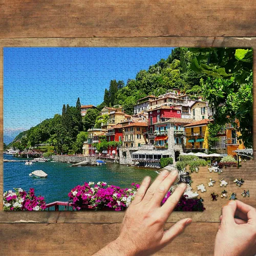 Vista 2 de Italia Como Varenna Lake Rompecabezas de 1000 piezas de recuerdo de viaje de madera