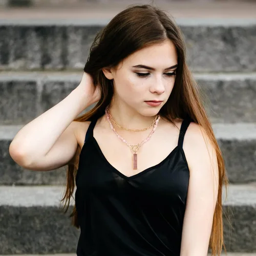 Vista 4 de Raicegs Beach Necklace Crystal Beads Necklace for Women Natural Stone 18K Gold Plated Layered Charm Choker Necklace for Teen Girl Bohemia Summer