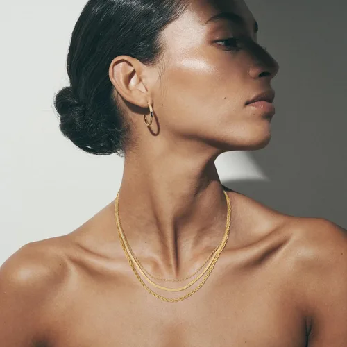 Vista 4 de Gargantilla para mujer, delicada cadena de serpiente gruesa chapada en oro de 14 quilates, collar de oro en capas, joyería de oro simple y moderna