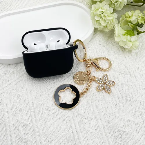 Vista 7 de KOUJAON Funda compatible con AirPods Pro 3 2025 con kit limpiador de llavero brillante, funda de silicona para auriculares inalámbricos AirPods Pro