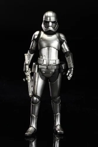 Vista 7 de Kotobukiya - Star Wars: Episodio VII: El Despertar de la Fuerza: Capitán Phasma ArtFX + estatua