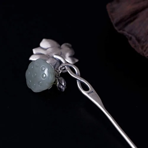 Vista 4 de Hetian Jade Lotus Sterling 925 Horquillas para el pelo hechas a mano con caja de regalo