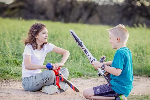 Vista 7 de Formidable Toys - Espadas de espuma de 32 pulgadas para niños, diseños para mezclar y combinar, juguetes de juego de simulación y caballeros