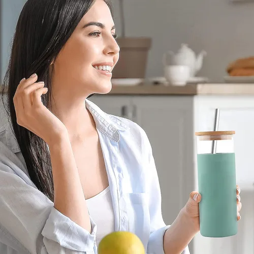 Vista 5 de ANSAP - Vaso de vidrio de 20 onzas, botella de vidrio, funda protectora de silicona, popote de acero inoxidable, 2 tapas de bambú, 100% vidrio
