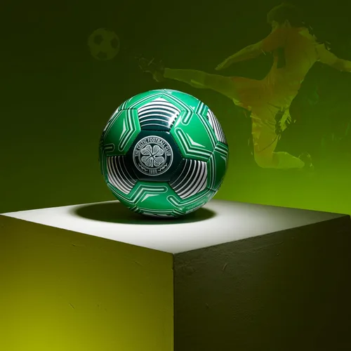 Vista 2 de Celtic F.C. Balón de fútbol para adultos, adolescentes y niños, entrenamiento, talla 3, 4 o 5, mercancía celta (logotipo verde, talla 3)