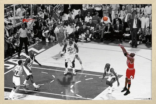 Vista 7 de Trends International Michael Jordan - Póster de pared horizontal The Shot, 14.72 x 22.37 pulgadas, versión enmarcada de madera de granero
