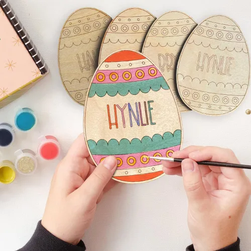 Vista 3 de Magic Lunar Kit de pintura de huevos de Pascua personalizado con nombre del niño, pinturas de pincel de huevo de madera, decoración de Pascua