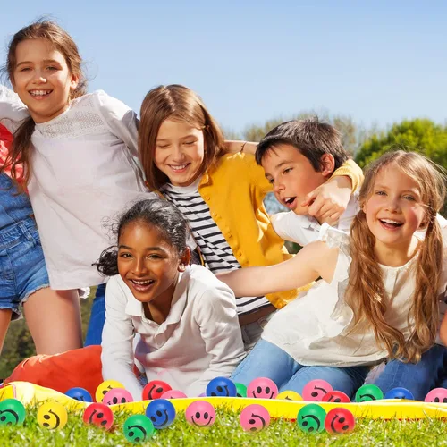 Vista 5 de Skylety 100 piezas de mini bolas de estrés con cara sonriente divertida Stresbe Happy Foam suave de colores para adultos, bolas de alivio