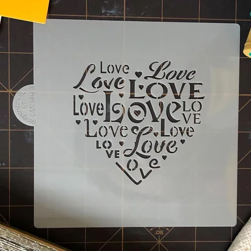 Vista 3 de Plantilla de galletas y manualidades Love Saying de Designer Stencils