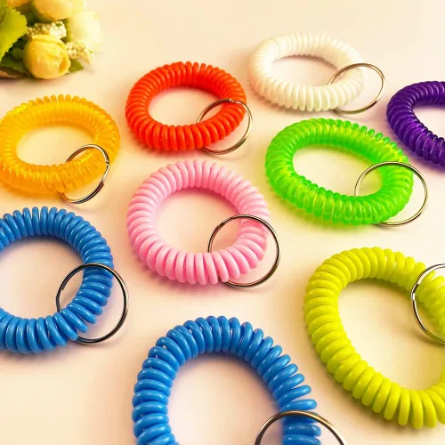 Vista 5 de 50 llaveros elásticos en espiral para muñeca, pulsera para deportes al aire libre, multicolor