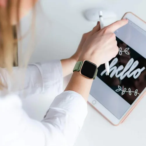 Vista 6 de AK Banda elástica compatible con Fitbit Versa 2 y Versa para mujeres y hombres, correas de nailon elásticas suaves ajustables para reloj inteligente