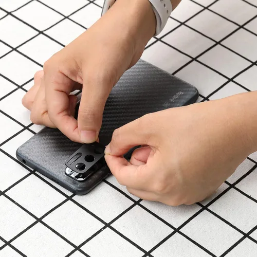 Vista 4 de Ibywind Protector de pantalla para Redmi Note 10 5G/Poco M3 Pro 5G, con 2 piezas de vidrio templado, 1 protector de lente de cámara, 1 película