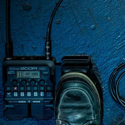 Vista 7 de Zoom G1X FOUR - Procesador multiefectos de guitarra con pedal de expresión, con más de 70 efectos integrados, modelado de amplificador, bucle