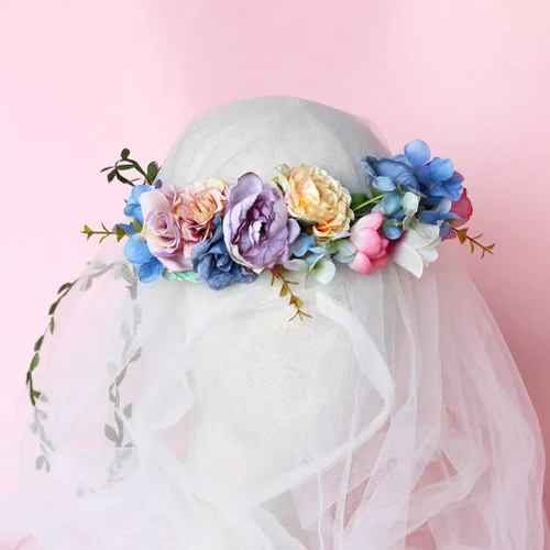 Vista 4 de Diadema de flores ajustable, guirnalda floral, corona de flores, halo, tocado bohemio con cinta, fiesta de boda, talla única
