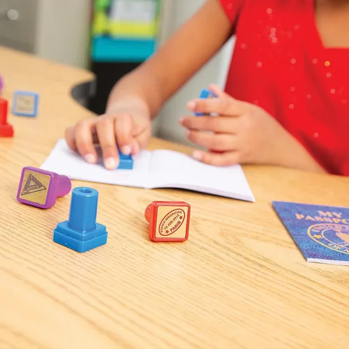 Vista 2 de Fun Express Bloc de notas para pasaporte - 24 piezas - Actividades educativas y de aprendizaje para niños