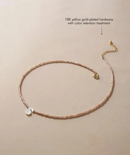 Vista 6 de Collar con inicial de cuentas con letra de perla, estilo bohemio, verano, playa, gargantilla para mujer