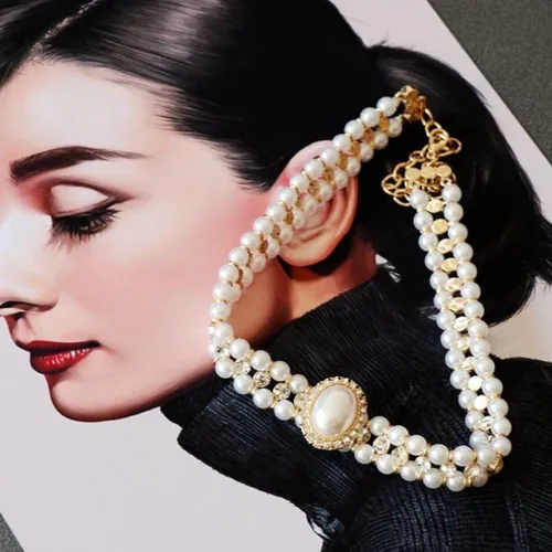Vista 6 de S SUSANN Juego de collar y aretes de perlas de oro trenzado en capas, collar y aretes de perlas de cristal grueso, buen regalo para mujeres, juego