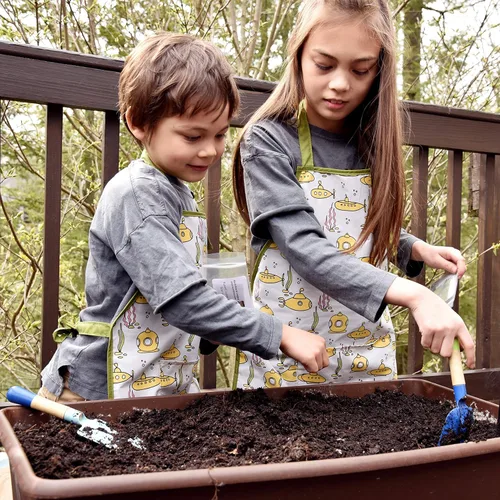 Vista 5 de Urban Infant Delantal Pequeño Ayudante para Niños - Delantal para Cocinar, Arte y Jardinería Infantil - Gran Regalo para Niños Pequeños y Niñas