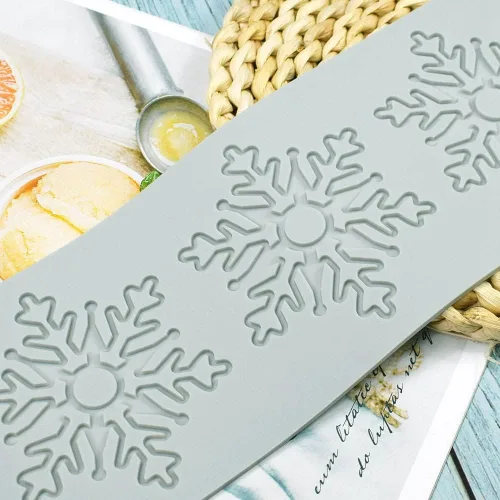 Vista 3 de Molde de silicona con estampado 3D de copos de nieve huecos para pastel de chocolate y caramelo para decoración de cupcakes
