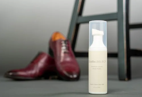 Vista 5 de Cadillac Select Neutral Liquid Shoe Polish Restaura el brillo a las bolsas de botas de cuero y más Parte superior de esponja aplicadora