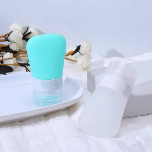 Vista 4 de 2 botellas de viaje de silicona, recipientes de viaje recargables a prueba de fugas de 1.3 onzas con bolsa de transporte transparente, botellas