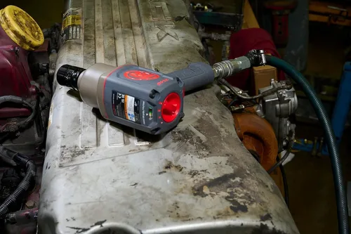 Vista 5 de Ingersoll Rand 2146Q2MAX Llave de impacto neumática de 1", silenciosa, torque de aflojamiento de tuercas de 2,000 ft-lbs, servicio de mantenimiento