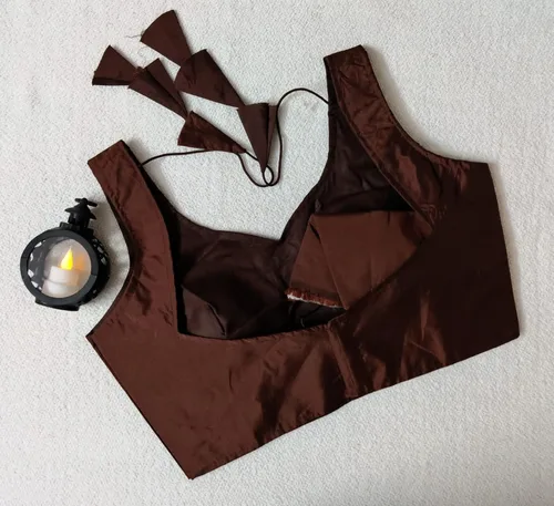 Vista 3 de Banarasi - Blusa de seda con cuello en V y cuello en V, sin mangas, confeccionada para mujer, Chocolate