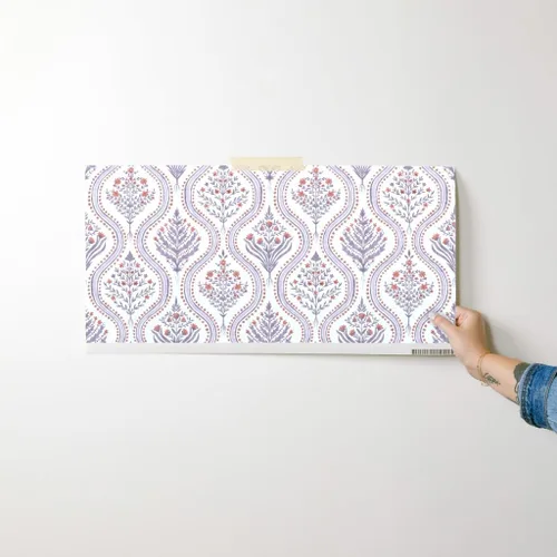 Vista 7 de Despegar y pegar papel tapiz Muestra, damasco botánico, elegante, jardín, lila, rojo quemado, escala media, Grandmillenial Ogee Papel pintado