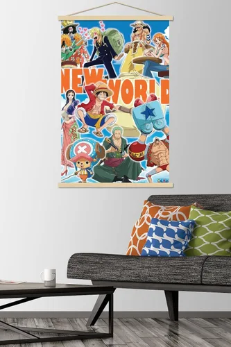 Vista 2 de Trends International One Piece - Póster de pared New World, 22.37 x 34.00 pulgadas, paquete de impresión premium y colgador de madera de haya