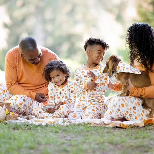 Vista 3 de Burt's Bees Baby - Conjuntos de pijamas de Navidad familiares a juego, de algodón orgánico, para niños, bebés, mujeres y adultos