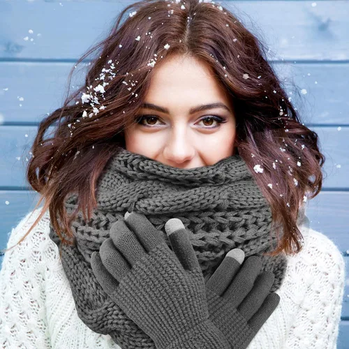 Vista 7 de Aneco Conjuntos cálidos de invierno para mujer con pompones de piel gorro bufanda circular guantes de pantalla táctil accesorios de invierno