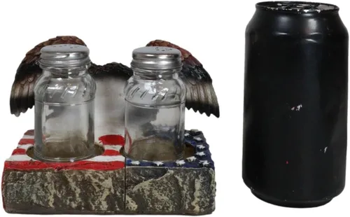 Vista 4 de Ebros Gift Águila calva patriótica americana con rama de olivo posada en base de la bandera de Estados Unidos soporte decorativo de sal y pimentero