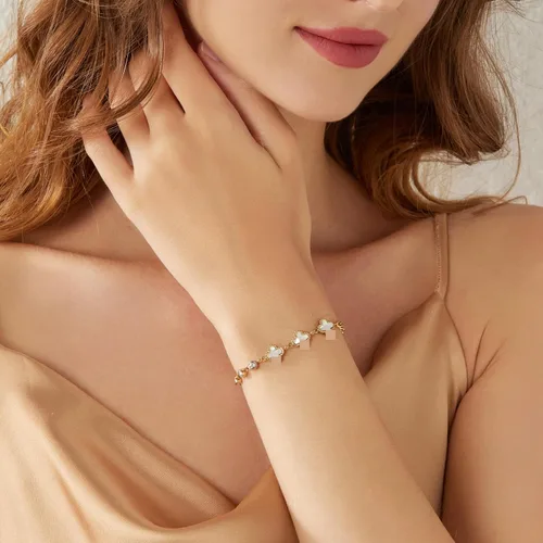 Vista 4 de FIORICASA Pulsera de trébol de cuatro hojas para mujer, chapada en oro de 18 quilates, pulsera ajustable