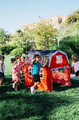 Vista 13 de Pacific Play Tents 60810 Barnyard Playhouse Carpa, 48 x 38 x 48 pulgadas, Multi