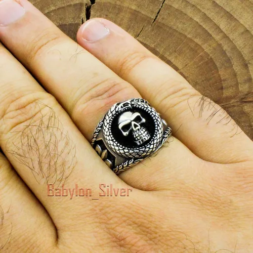 Vista 4 de Anillo de plata de ley 925 maciza estilo retro gótico con calavera de motociclista turca para hombre