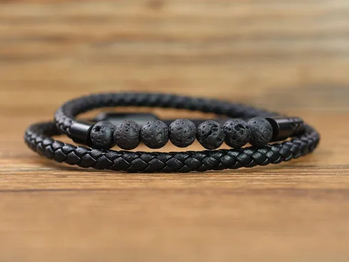 Vista 4 de COAI Pulsera de cuero de doble capa con piedras negras ónix