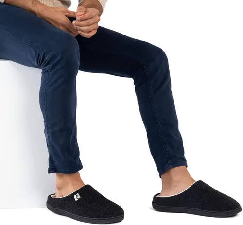 Vista 6 de RockDove - Pantuflas para hombre con forro de sherpa y espuma de memoria Negro