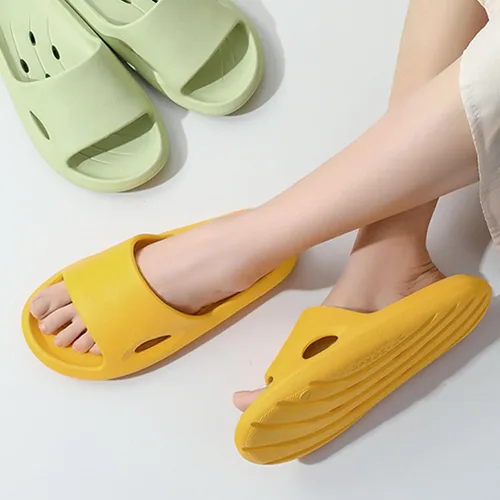 Vista 2 de Newbuty Zapatos de ducha para hombre, sandalias de baño antideslizantes para dormitorio universitario, artículos esenciales para la ducha, sandalias