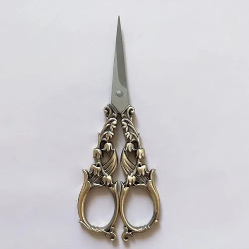 Vista 7 de Tijeras de costura de estilo retro floral de 5.9 in, tijeras de costura para bordado, tijeras de sastre retro, tijeras antiguas para herramientas