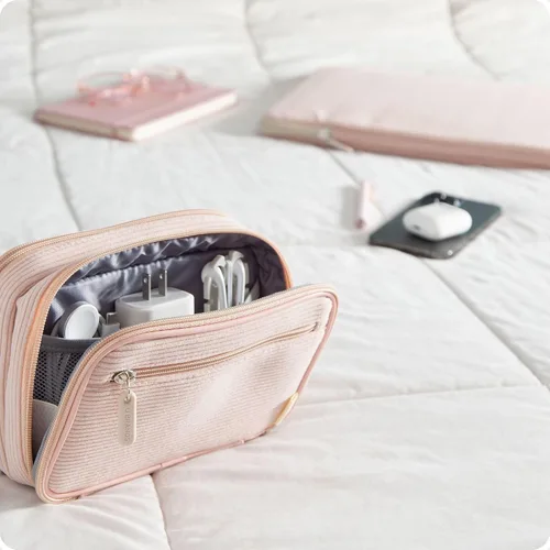 Vista 7 de U Brands Organizador de artículos electrónicos de viaje de pana con doble cremallera, funda de transporte técnica, bolsa de viaje portátil