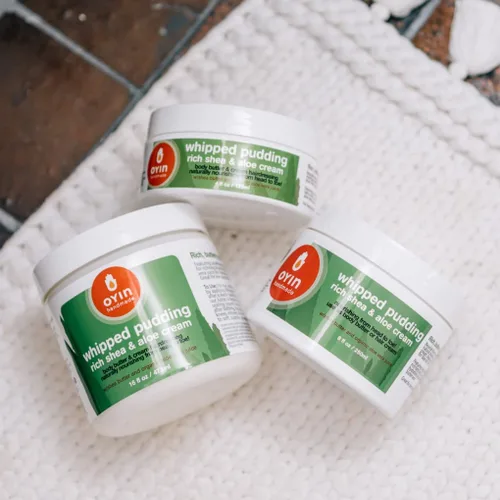 Vista 3 de Oyin Handmade Crema hidratante natural rica en pudín batido, manteca de karité, manteca de cacao y miel, hidratante profundo para cabello y piel